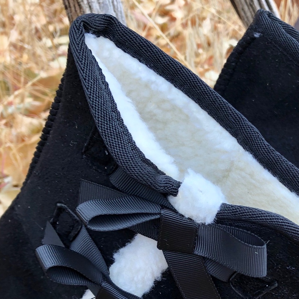 New! Black and White Sherpa Boot with Ribbon Bows - Picture 3 of 8